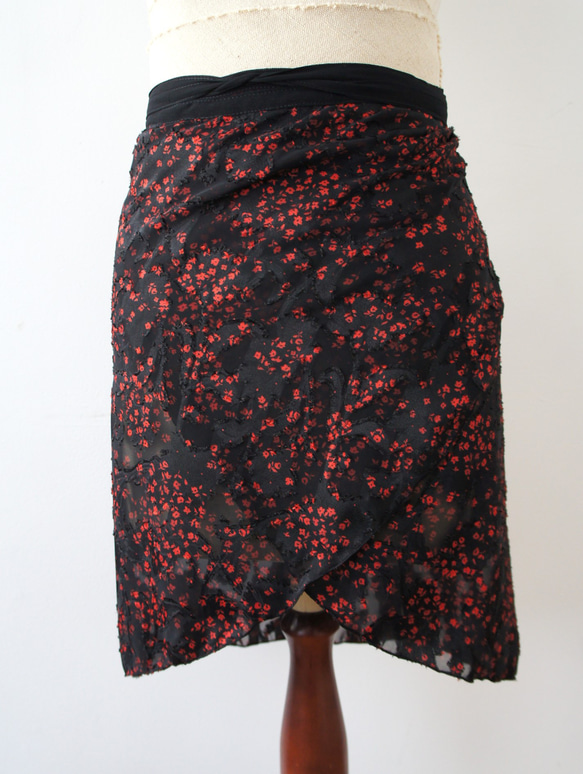 バレエ　ラップスカート[赤小花・ブラック48-129]X150Bredflower 11枚目の画像