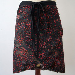 バレエ　ラップスカート[赤小花・ブラック48-129]X150Bredflower 2枚目の画像