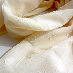 【受注制作】プリーツチュール裾の立体ドット柄コットンワッシャー加工ストール アイボリー 10枚目の画像