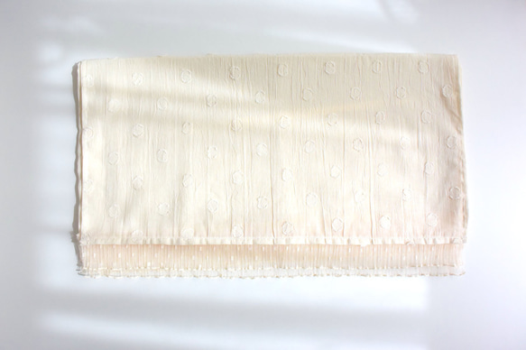 【受注制作】プリーツチュール裾の立体ドット柄コットンワッシャー加工ストール アイボリー 11枚目の画像