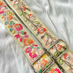 インド刺繡リボンのショルダーストラップ（ピンク） 2枚目の画像