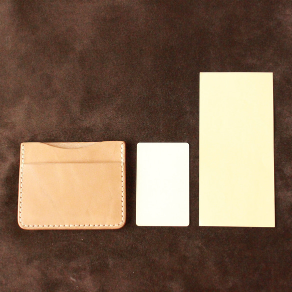 【受注製作・生成り】ポケット付きシンプル札入れ　ハーフサイズ　牛ヌメ革 9枚目の画像