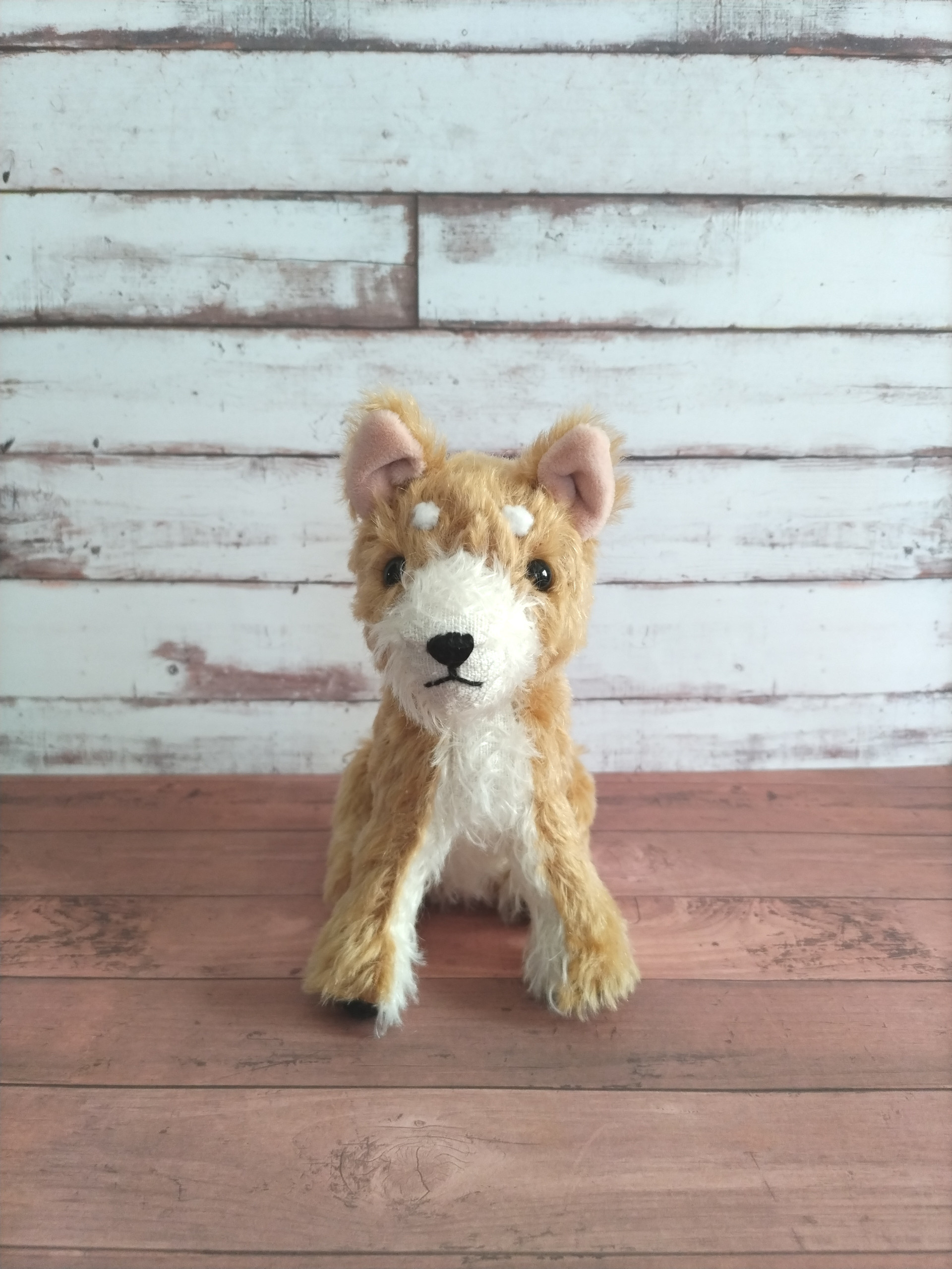 ドイツ製モヘアで縫い上げた おすわり上手なワンちゃん【柴犬】