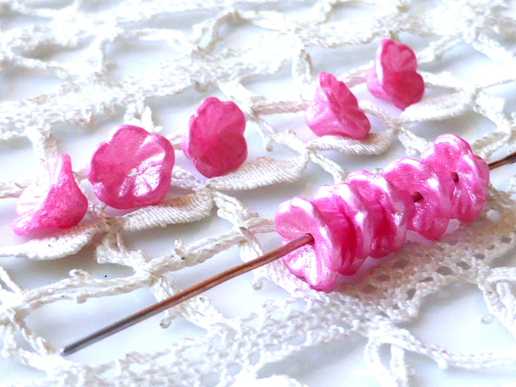 お花　パールピンクオーロラ　チェコビーズCzech Glass Beads10個 2枚目の画像