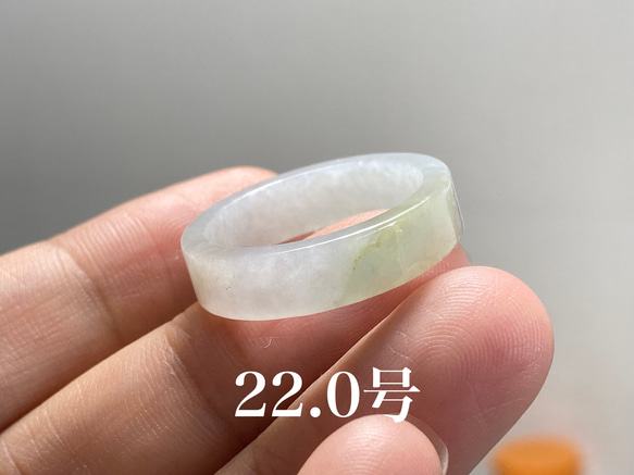 L6-10 美品 22.0号 白瓷 ミャンマー産天然 A貨 本翡翠 くりぬき リング 2枚目の画像