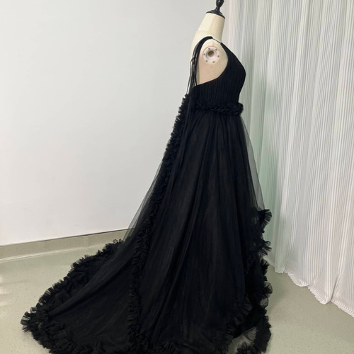 送料無料！カラードレス 2次会/合コン/デート ブラック ラッフルフリル  