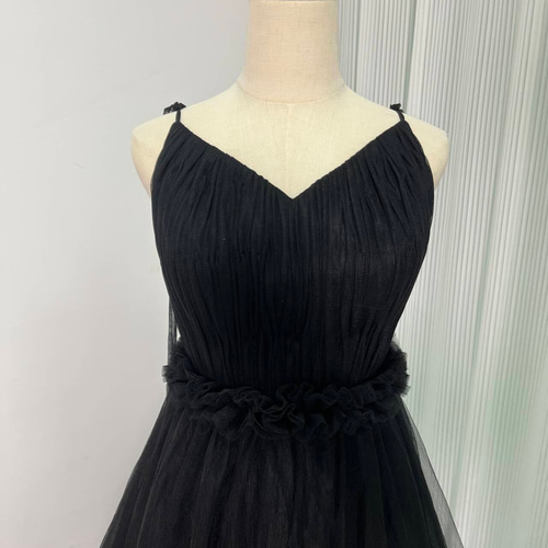 送料無料！カラードレス 2次会/合コン/デート ブラック ラッフルフリル  