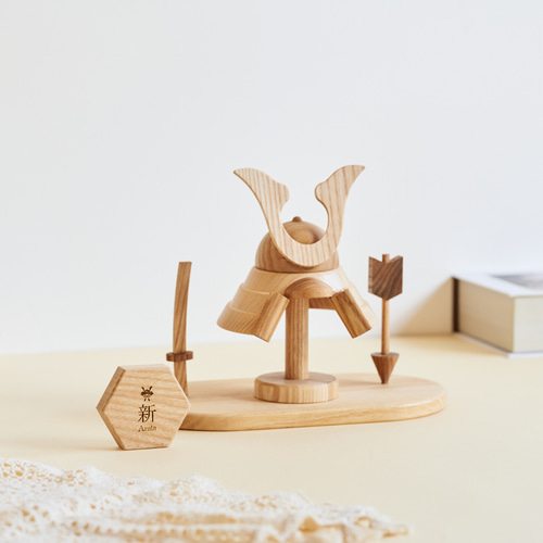 入荷次第順次発送】 名入れ無料 木製兜 Wooden Kabuto 数量限定