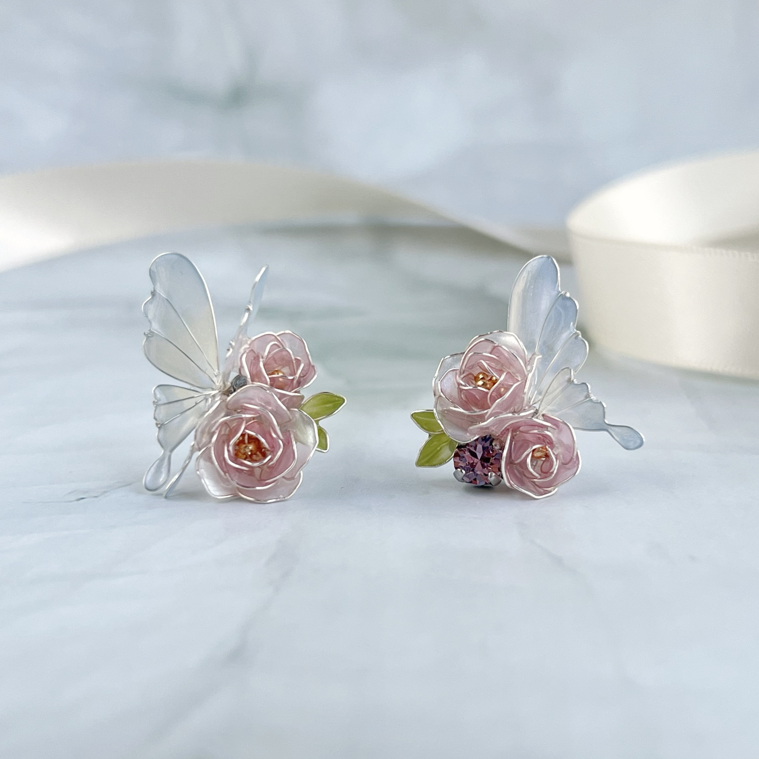 ♡くすんだ桃色薔薇のイヤリング 弛め