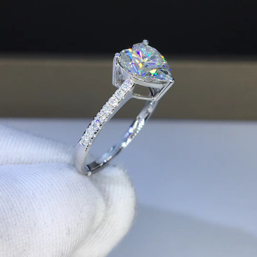 カヨ最高級モアッサナイト　モアサナイトハートリング 3カラット】ハートシェイプ モアサナイト ダイヤ リング K18WG 指輪