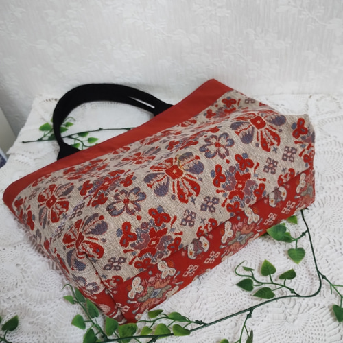 紬帯　藍染の亀甲花文　リメイク　胡桃皮ハンドルバッグ 紬帯 藍染の亀甲花文 リメイク 胡桃皮ハンドルバッグ バッグ