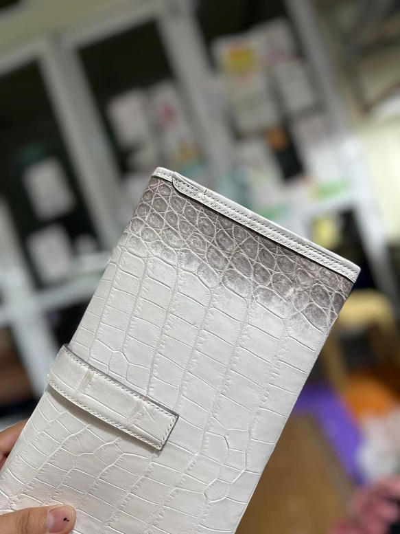 丁寧に手作りされたヒマラヤクロコダイル革長財布（受注生産・送料無料） 