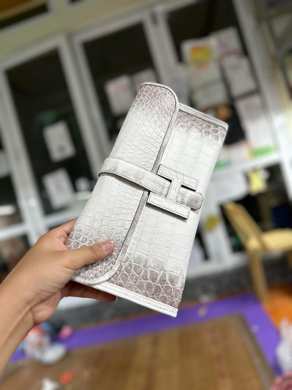 丁寧に手作りされたヒマラヤクロコダイル革長財布（受注生産・送料無料） 