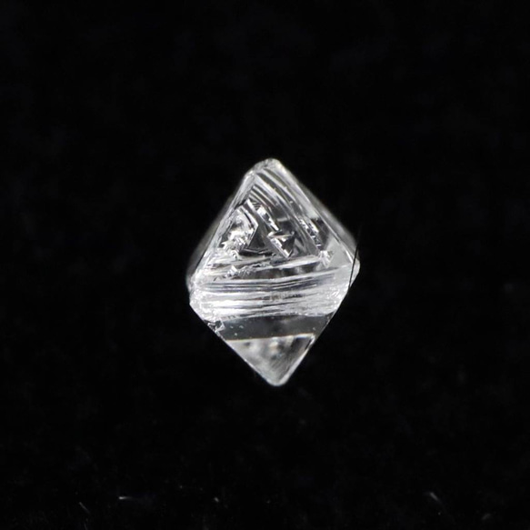 天然 ダイヤモンド ソーヤブル結晶 八面体 成長丘  0.071ct #94090 5枚目の画像