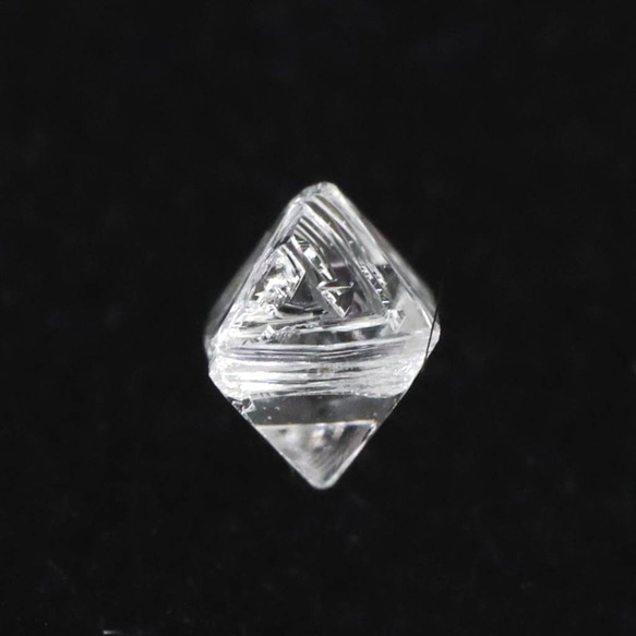 天然 ダイヤモンド ソーヤブル結晶 八面体 成長丘  0.071ct #94090 1枚目の画像