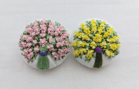 ピンクの小花の花束 刺繍ブローチ 5枚目の画像