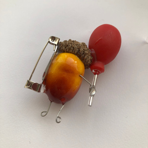 2006年クリスマスチャリティ ブローチ どんぐり 2006年クリスマスチャリティ ブローチ どんぐり