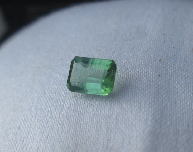 N.9915 パライバトルマリン・ルース グリーン 明快で傷なし 期間限定販売 キャンペーン価格で購入可能