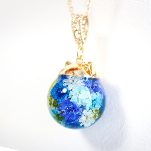 かすみ草 猫の球体ネックレス（20㎜）本物のお花 レジン ネックレス