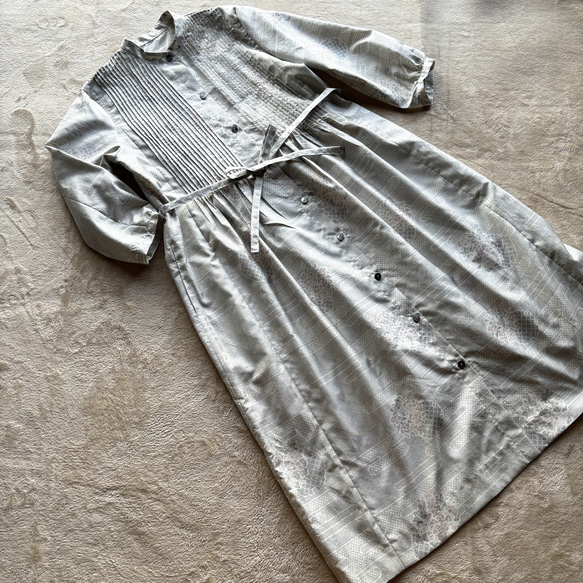 大島紬のピンタックワンピース　シャツワンピース　七分袖　着物リメイク 3枚目の画像