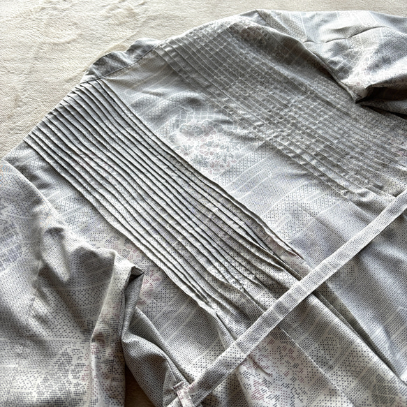 大島紬のピンタックワンピース　シャツワンピース　七分袖　着物リメイク 5枚目の画像