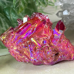 七色の夢✨　レッド　オーラ水晶　クリスタル　クラスター　原石 1枚目の画像