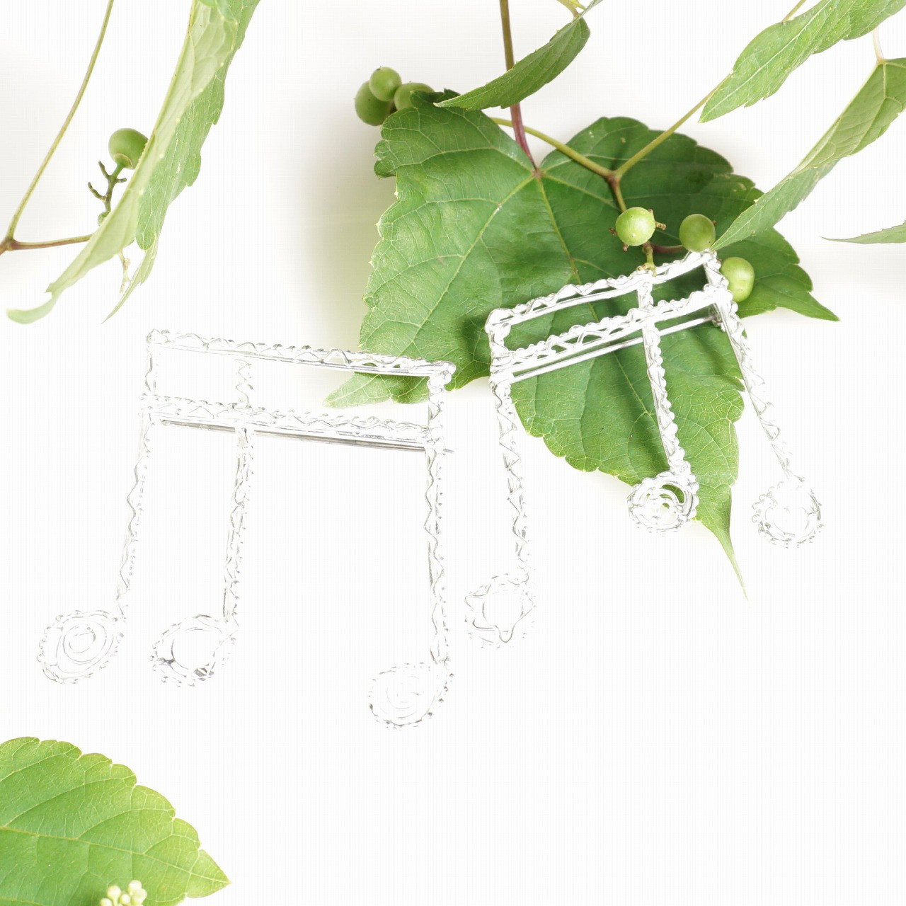 音符のブローチ《連桁》