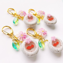 オーダー品⭐︎ハンドメイド　フェイクスイーツ　キーホルダー　チャーム Amazon.co.jp: フェイクスイーツ キーホルダー チャーム