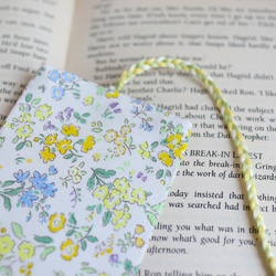 「本を開くのが楽しくなる」手刺繍のしおり（野草の花たち） 5枚目の画像