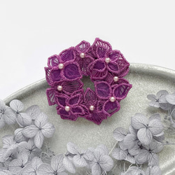 オーガンジー刺繍 紫陽花ブローチ(パープルピンク)【受注制作】 1枚目の画像