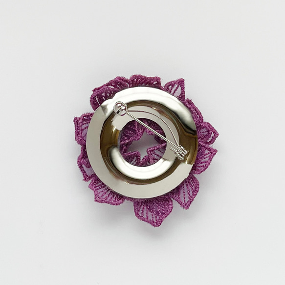 オーガンジー刺繍 紫陽花ブローチ(パープルピンク)【受注制作】 9枚目の画像