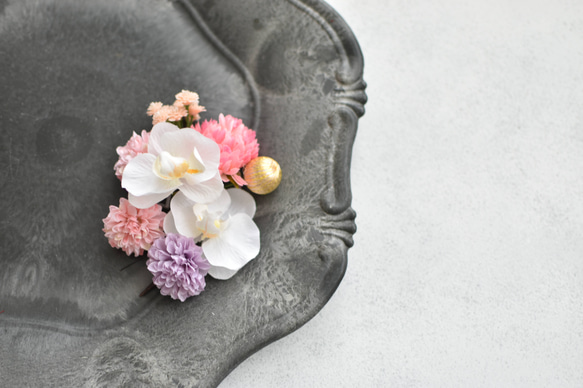 こども和装　優しい色合いデンファレの髪飾り　子供　ヘッドアクセ　七五三　袴　着物 1枚目の画像