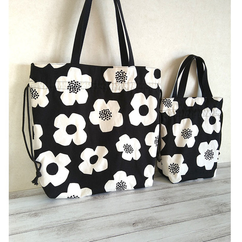 クシュっと可愛い巾着バッグ 花柄モノトーン A4トートバッグ 北欧