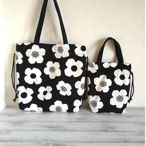 クシュっと可愛い巾着バッグ 花柄モノトーン A4トートバッグ 北欧