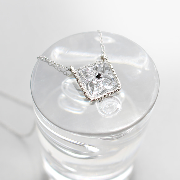 silver925｜ヴィンテージガラスの透明な花ネックレス［Aスクエア］ 4枚目の画像