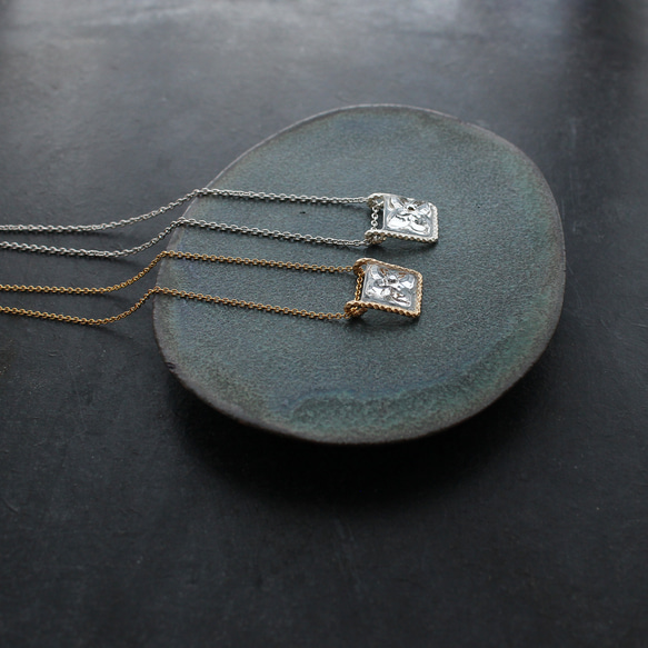 silver925｜ヴィンテージガラスの透明な花ネックレス［Aスクエア］ 10枚目の画像