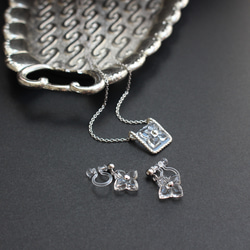 silver925｜ヴィンテージガラスの透明な花ネックレス［Aスクエア］ 6枚目の画像