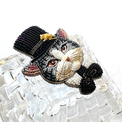ビーズ刺繍のブローチ　-紳士的なネコ-cat 4枚目の画像