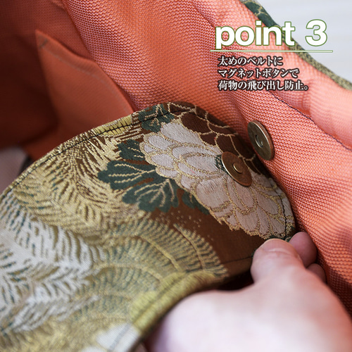 帯　猫と蝶々　リメイク　バンブーハンドルバッグ　浅型マチ広め 帯 猫と蝶々 リメイク バンブーハンドルバッグ 浅型マチ広め