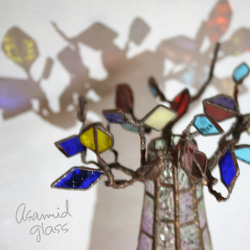 ステンドグラス　バオバブの木　カラフルな葉っぱ　ガラスのオブジェ 2枚目の画像