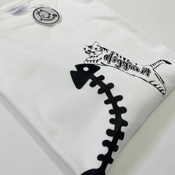 【限定セール中！】15%オフ！￥3,300→￥2,980 猫とホネ Tシャツ ホワイト 猫柄 綿100% シルクスクリー 14枚目の画像