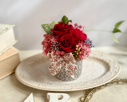 プリザーブドフラワーアレンジ 赤バラ赤カーネーション グレー陶器