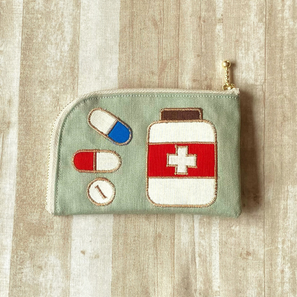 お薬L字ファスナーポーチ【ピスタチオ】 1枚目の画像