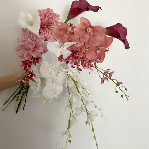 ゴールド煌めく和モダンなウェディングブーケ☆和装☆胡蝶蘭・カラー・ダリア☆造花 胡蝶蘭、カラー、ダリア、ウェディングブーケ、ブートニア付きブーケ