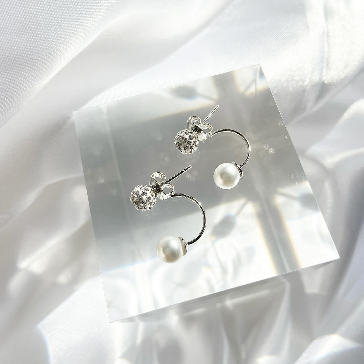 送料無料【大人シンプル】2way ラインストーンボール×パールピアス　普段使い　結婚式　入学式　卒業式　Ａ94