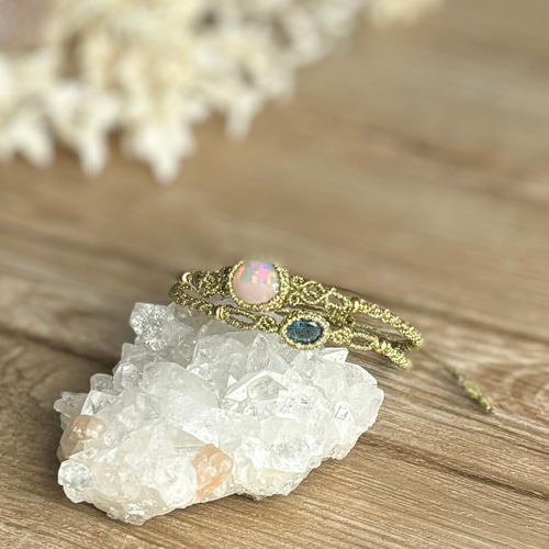 宝石質オパールのマクラメブレスレット