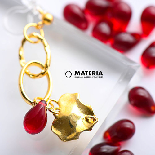 チェコヴィンテージビーズ ティアドロップ ガーネットレッド 6個 