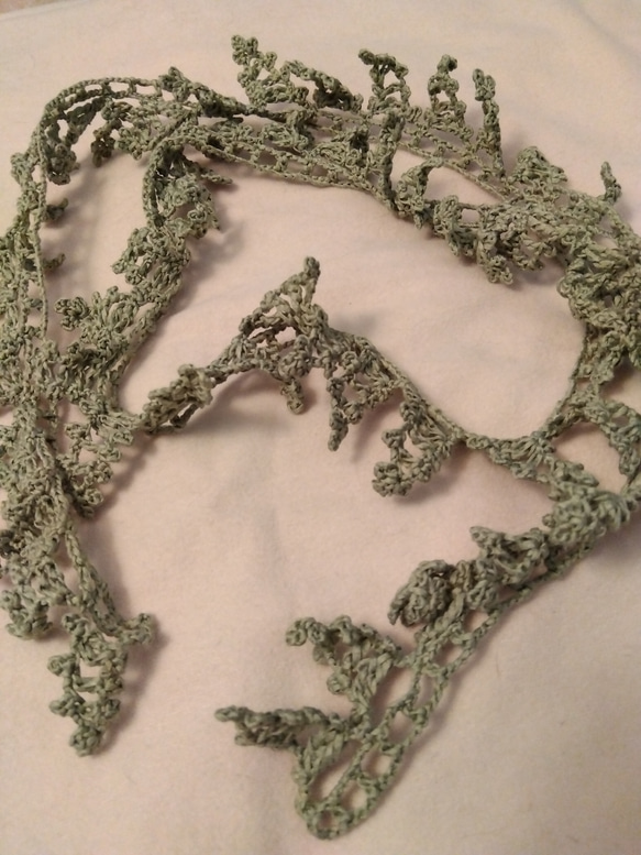ライトオリーブ　もみの木のかぎ針編みネックレス 5枚目の画像