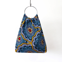 アフリカ布のリングハンドルバッグ（ アラベスク ）大人可愛い お洒落 1枚目の画像