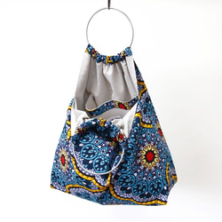 アフリカ布のリングハンドルバッグ（ アラベスク ）大人可愛い お洒落 3枚目の画像